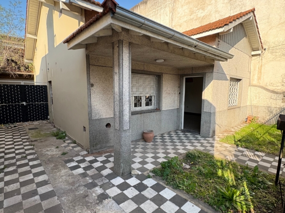 Frente - Casa en venta en Villa Bonich